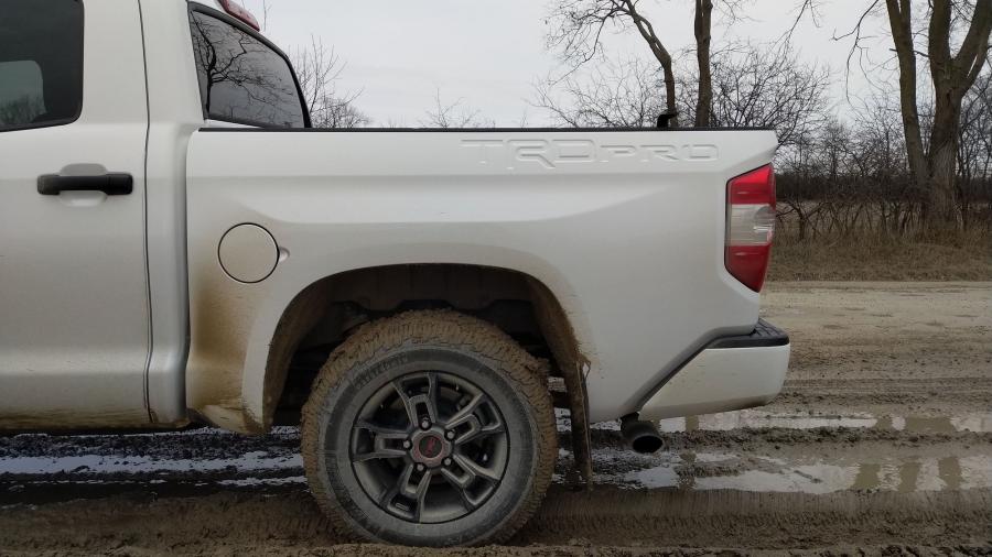 Детали экстерьера Toyota Tundra TRD Pro CrewMax 2019 года  (фото 19 из 27)